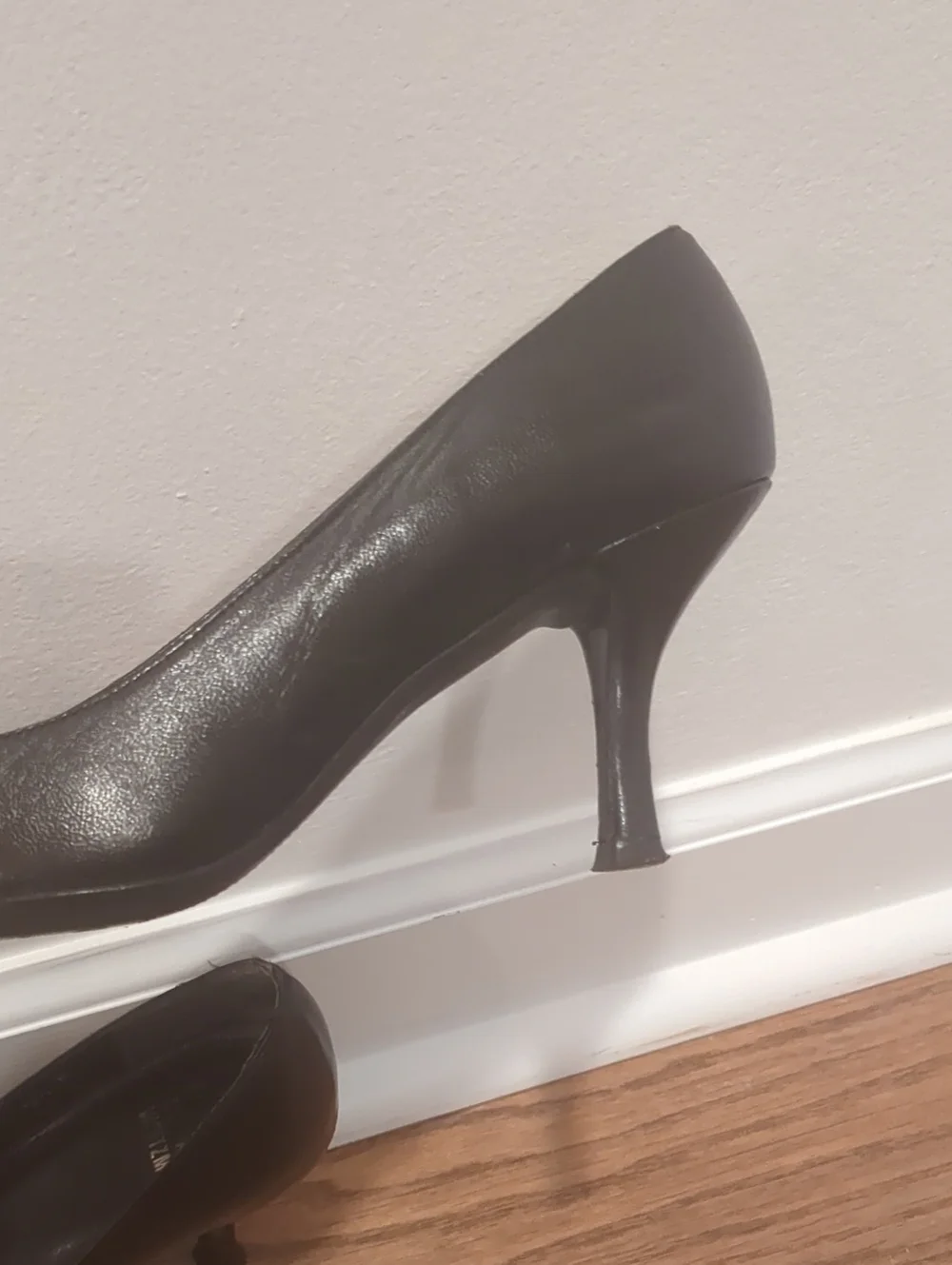 Stuart Weitzman Classic Brown Pointed-Toe Leather Pumps Heel 5.5